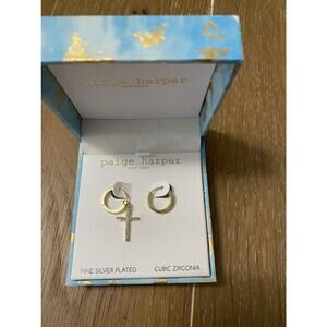NIB Paige Harper New York Hoops with cross